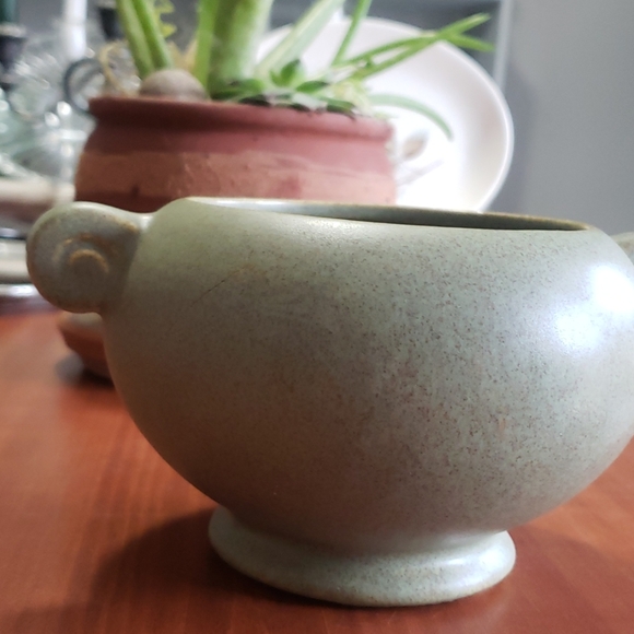 Mcoy Floraline #452 Planter - Picture 2 of 4